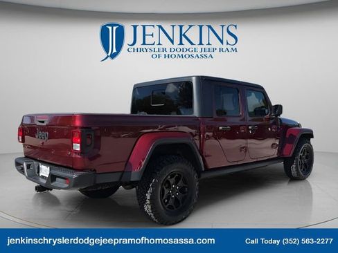 Used 2021 Jeep Gladiator Willys image 8