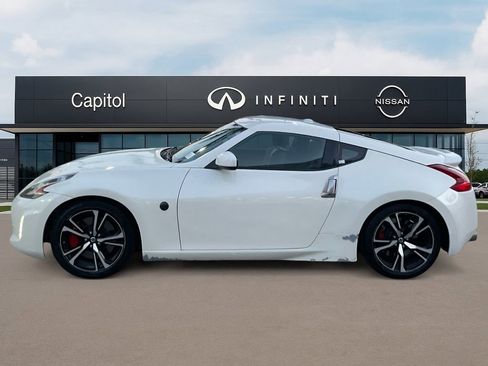 Used 2020 Nissan 370Z Touring Sport image 8