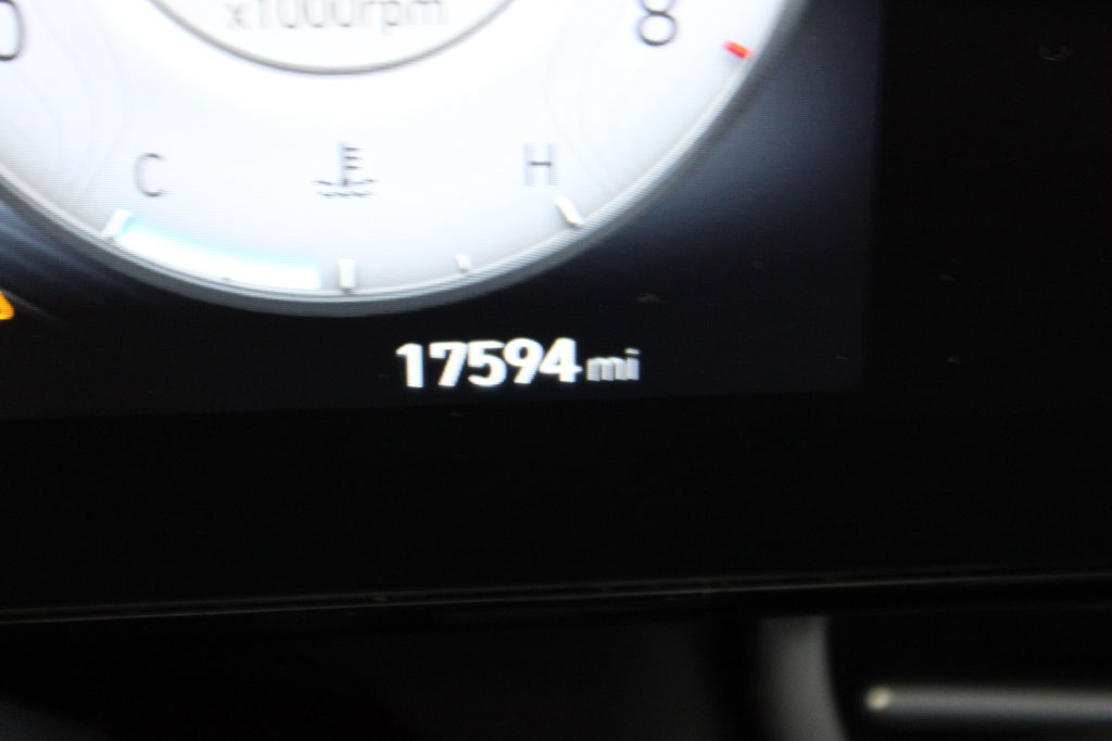 Used 2023 Hyundai Elantra SEL w/ Convenience Package FWD image 21