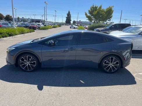 Used 2024 Toyota Prius Limited w/ Limited Premium Package FWD image 8