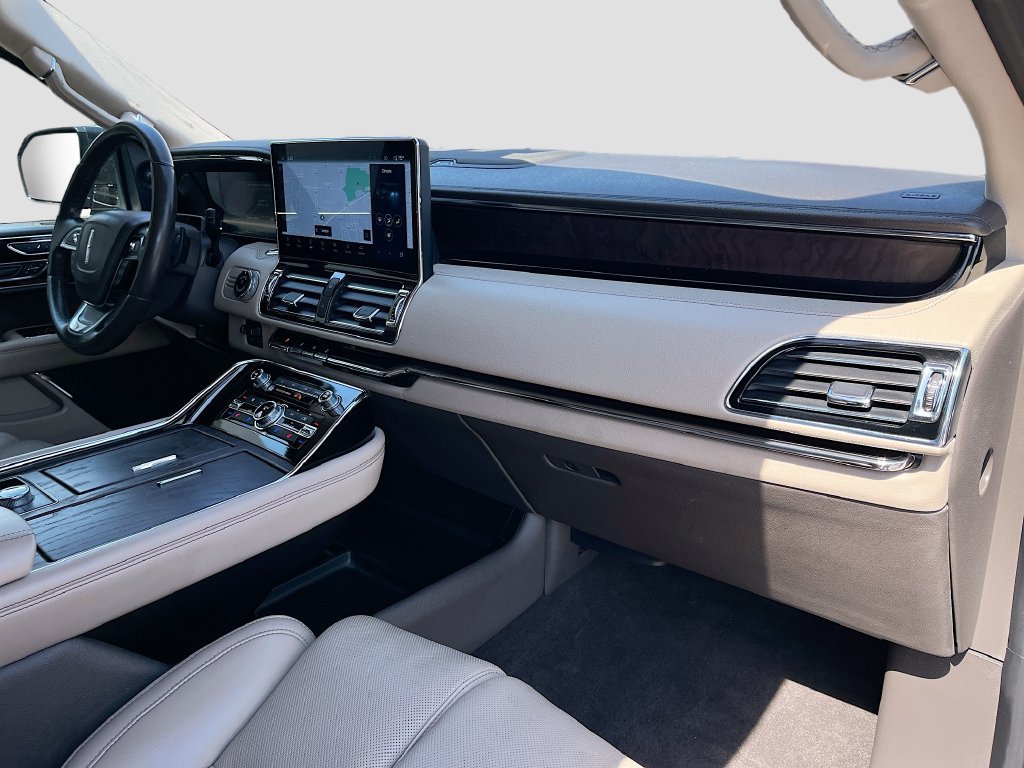 Used 2024 Lincoln Navigator L Reserve AWD/4WD image 32