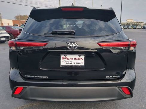 Used 2022 Toyota Highlander XLE image 5