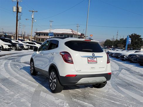 Used 2021 Buick Encore Preferred image 4