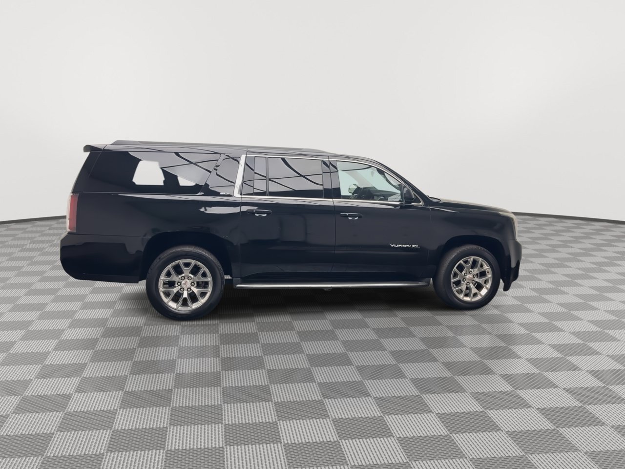 Used 2016 GMC Yukon XL SLT w/ Open Road Package AWD/4WD image 44