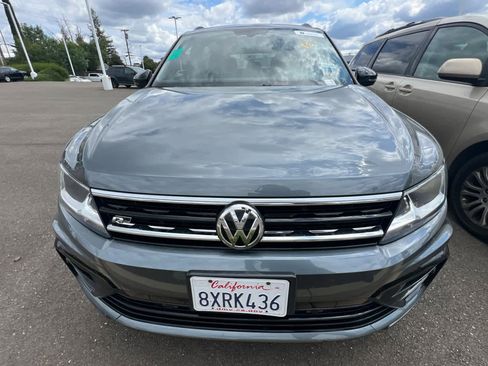Used 2021 Volkswagen Tiguan SE R-Line FWD image 2