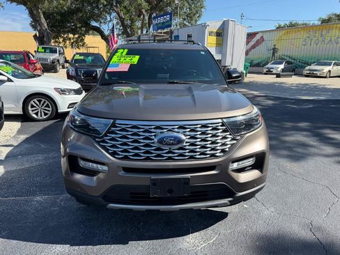Used 2021 Ford Explorer Platinum w/ Equipment Group 601A AWD/4WD image 2