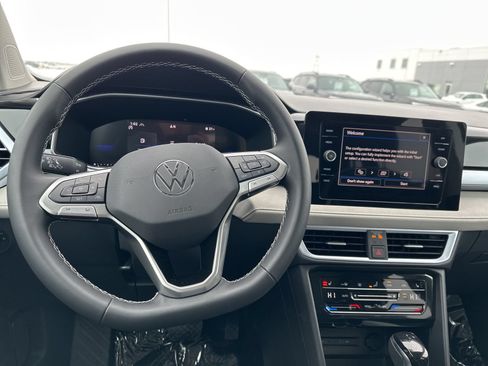 New 2026 Volkswagen Taos SE AWD/4WD image 37