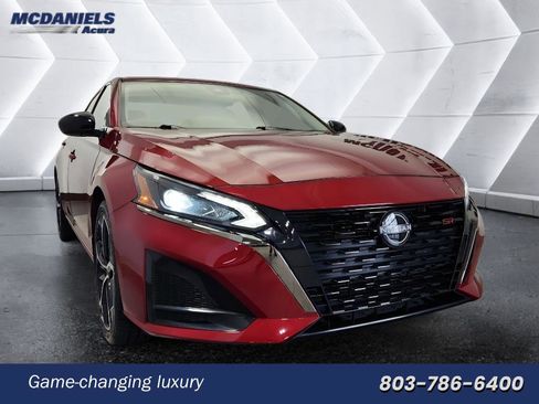 Used 2024 Nissan Altima 2.5 SR w/ SR Premium Package image 1