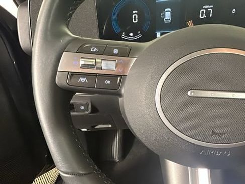 Used 2025 Hyundai Kona SEL AWD/4WD image 16