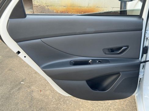 Used 2025 Hyundai Elantra Sport FWD image 36
