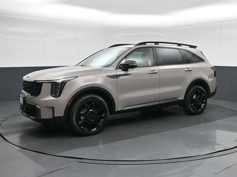 Used 2025 Kia Sorento SX AWD/4WD image 3