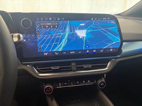 Used 2025 Chevrolet Equinox EV LT FWD image 15