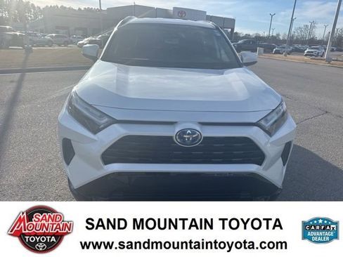 Used 2024 Toyota RAV4 SE image 8