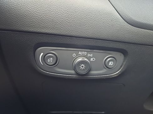 Used 2021 Buick Encore GX Select image 19