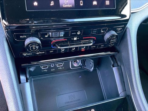 New 2025 Jeep Grand Cherokee Altitude AWD/4WD image 18