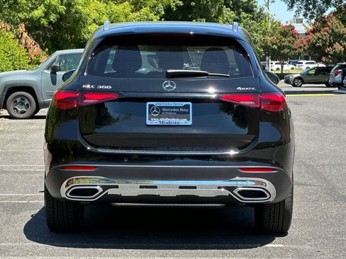 Certified 2025 Mercedes-Benz GLC 300 4MATIC image 4