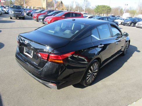 Used 2024 Nissan Altima 2.5 SV image 5