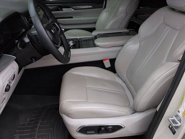Used 2022 Jeep Wagoneer Series II AWD/4WD image 24