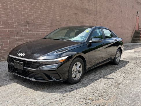 Used 2025 Hyundai Elantra SE FWD image 22