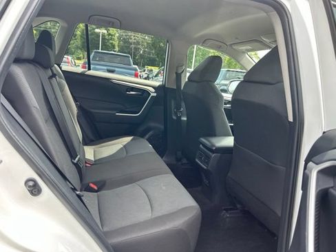 Used 2025 Toyota RAV4 XLE FWD image 20