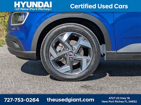 Certified 2023 Hyundai Venue Limited w/ Cargo Package image 10