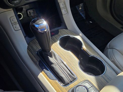 Used 2019 GMC Acadia Denali image 32