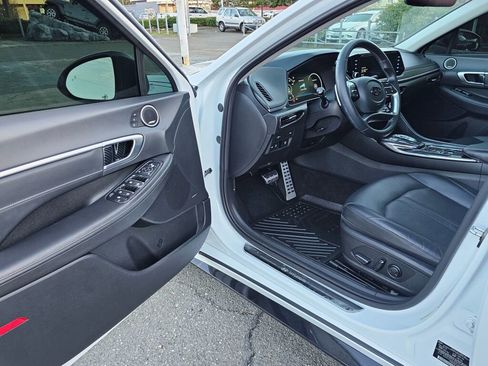 Used 2021 Hyundai Sonata Limited image 17