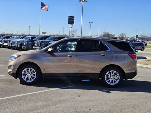 Used 2018 Chevrolet Equinox LT image 4