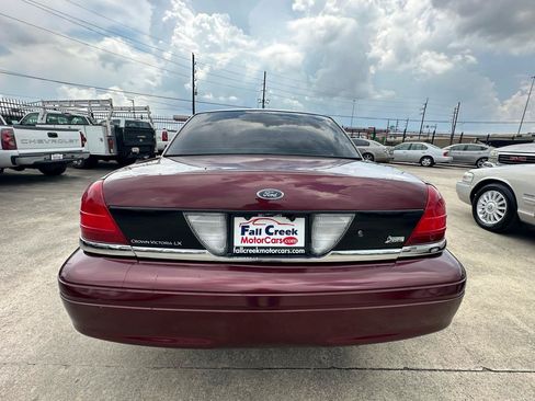 Used 2011 Ford Crown Victoria LX w/ Comfort Appearance Pkg RWD image 5