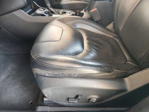 Used 2019 Jeep Cherokee Limited FWD image 24