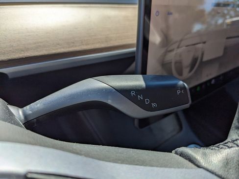 Used 2023 Tesla Model Y Long Range image 32