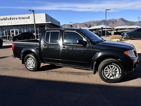 Used 2017 Nissan Frontier SV w/ SV Value Truck Package image 12