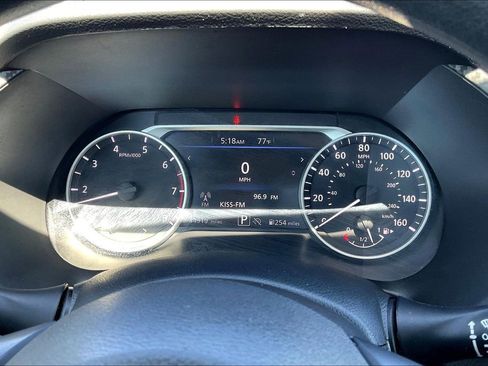 Used 2024 Nissan Sentra SV FWD image 14