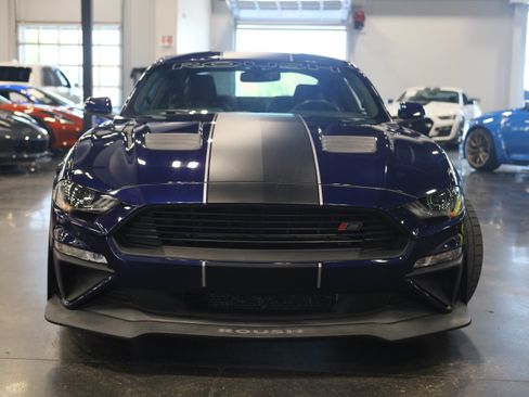 Used 2019 Ford Mustang GT Premium w/ GT Performance Package RWD image 2