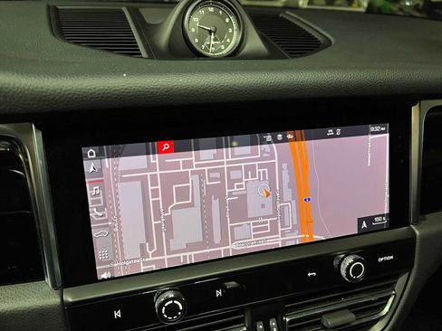 Used 2024 Porsche Macan image 68