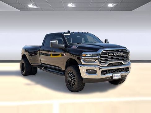 New 2025 RAM 3500 Tradesman AWD/4WD image 7