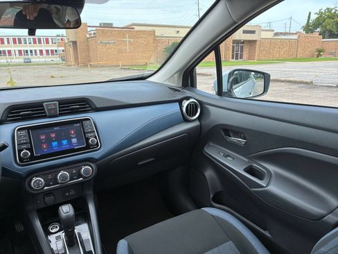 Used 2025 Nissan Versa SV FWD image 28