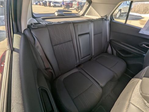Used 2022 Chevrolet Trax LT w/ LT Convenience Package image 20