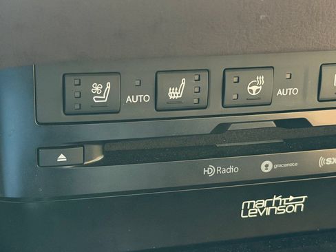 Used 2021 Lexus ES 300h Ultra Luxury FWD image 22