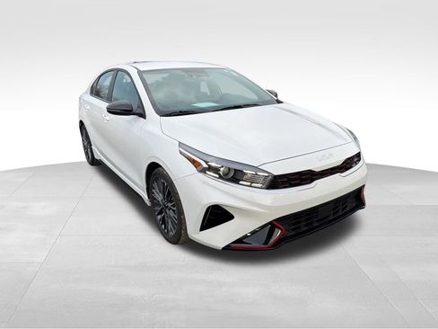 Used 2024 Kia Forte GT-Line image 3