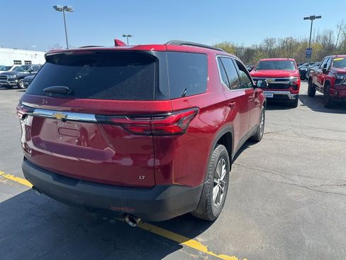 Used 2023 Chevrolet Traverse LT FWD image 2