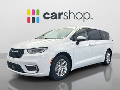 Used 2023 Chrysler Pacifica Touring-L