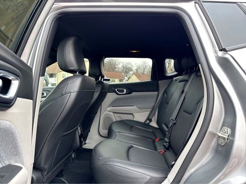 Certified 2024 Jeep Compass Latitude image 10