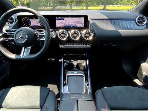 Certified 2025 Mercedes-Benz GLA 250 4MATIC image 5