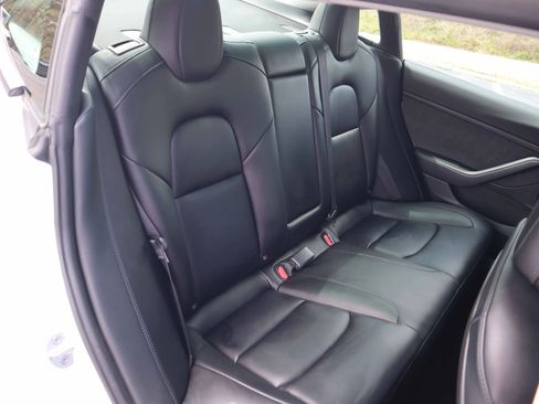 Used 2023 Tesla Model 3 Standard Range image 4