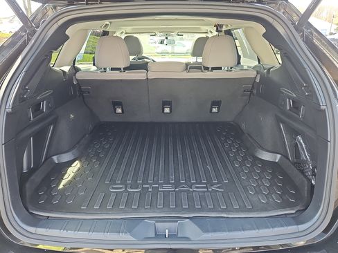 Used 2023 Subaru Outback Premium AWD/4WD image 32