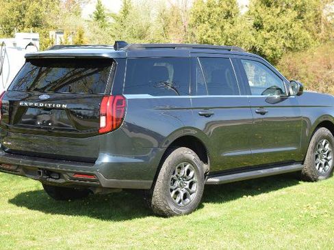 Certified 2025 Ford Expedition Active AWD/4WD image 7