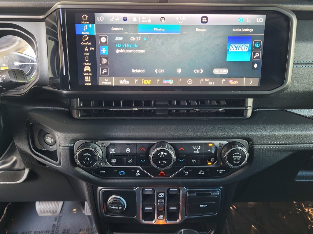 Used 2024 Jeep Wrangler High Altitude AWD/4WD image 13