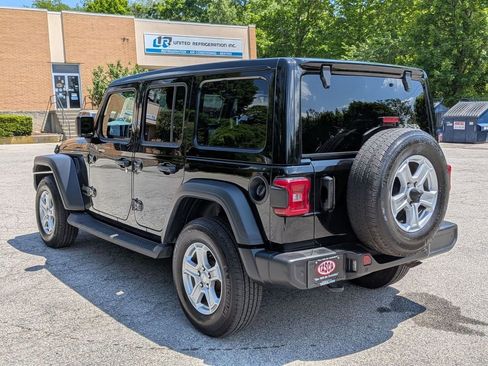Used 2022 Jeep Wrangler Unlimited Sport w/ Sun And Sound Package AWD/4WD image 8