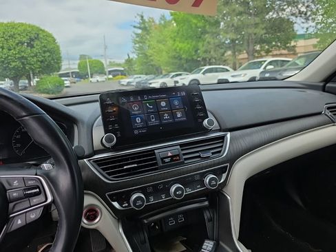 Used 2021 Honda Accord Touring image 21